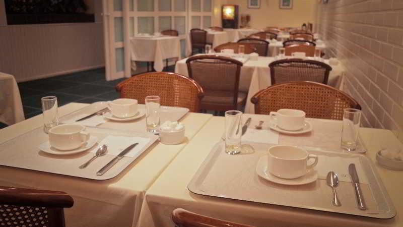 Brit Hotel Les Voyageurs Loudéac Zewnętrze zdjęcie