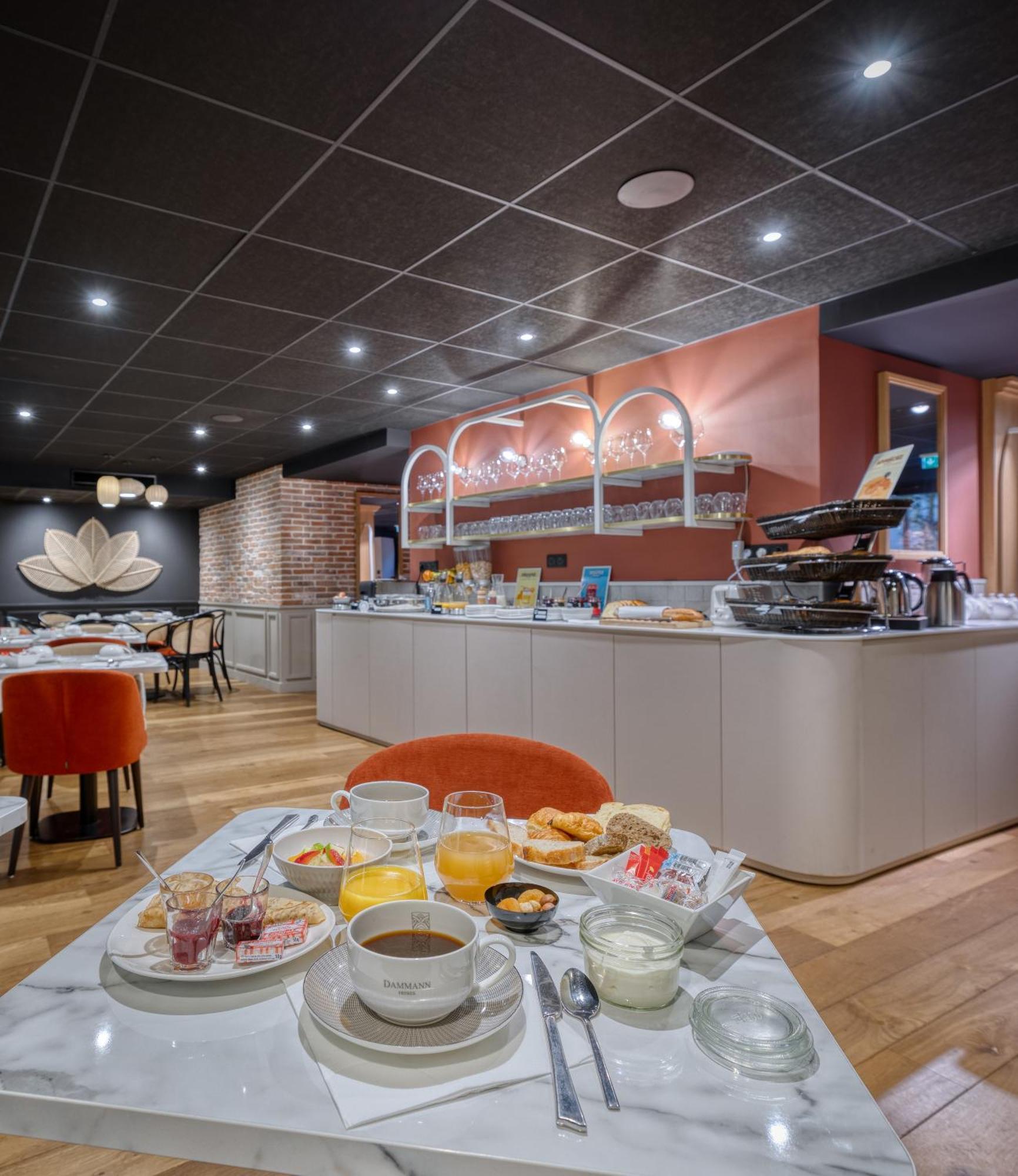 Brit Hotel Les Voyageurs Loudéac Zewnętrze zdjęcie