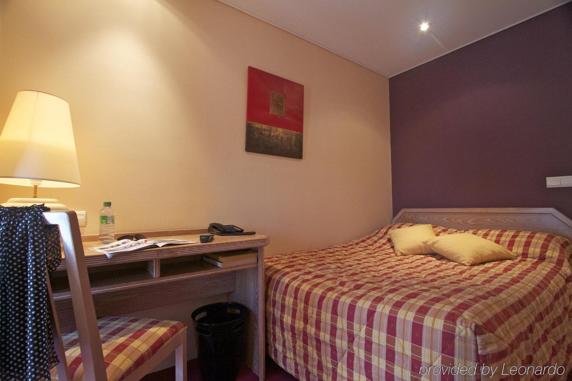 Brit Hotel Les Voyageurs Loudéac Pokój zdjęcie